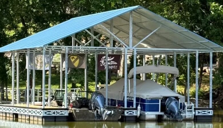 Aluminum Boat Docks Versus Traditional Wood Dock Construction